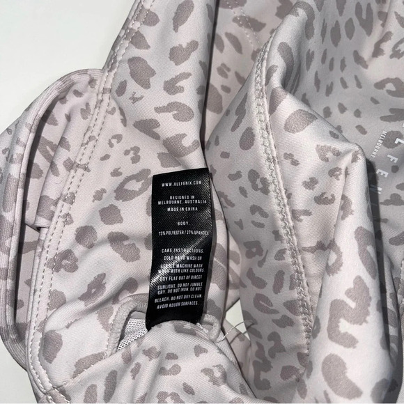 All Fenix Cream & Gray Cheetah Print Wide Strap Sports Bra Medium Women’s - Picture 7 of 8